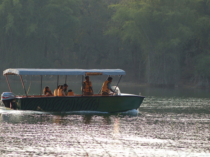 Reserve Chambal Boat Safari For Bird Watching